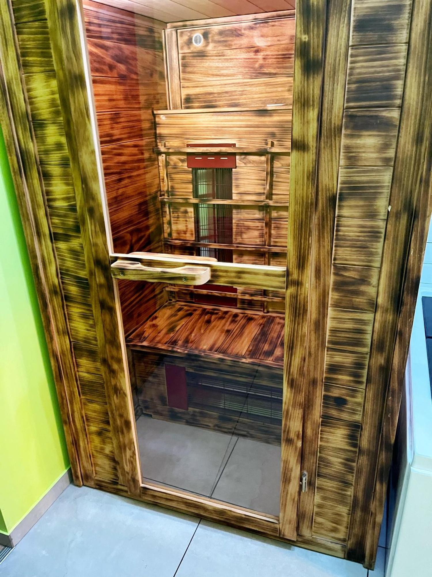 Toskania No.4 Jacuzzi & Sauna Apartment Poznan